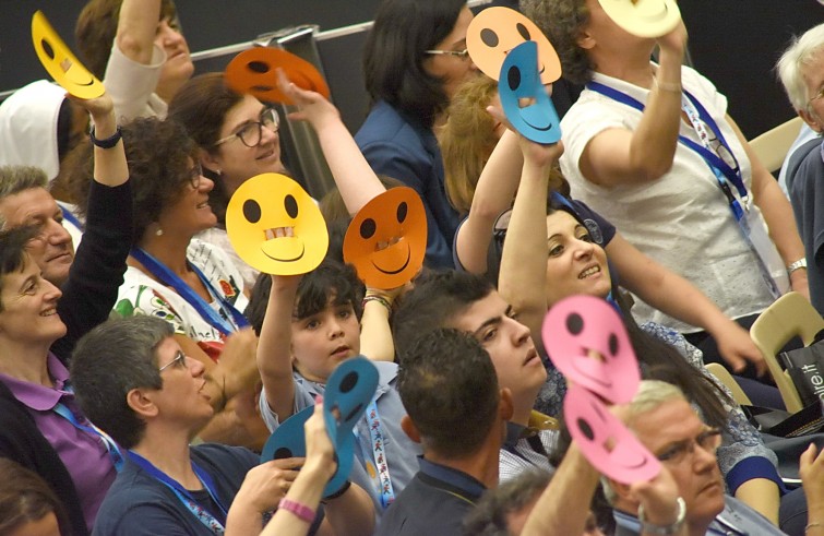 Aula Paolo VI, 11 gennaio 2016: convegno Cei per il 25° del Settore per la catechesi delle persone disabili - Persone con smile