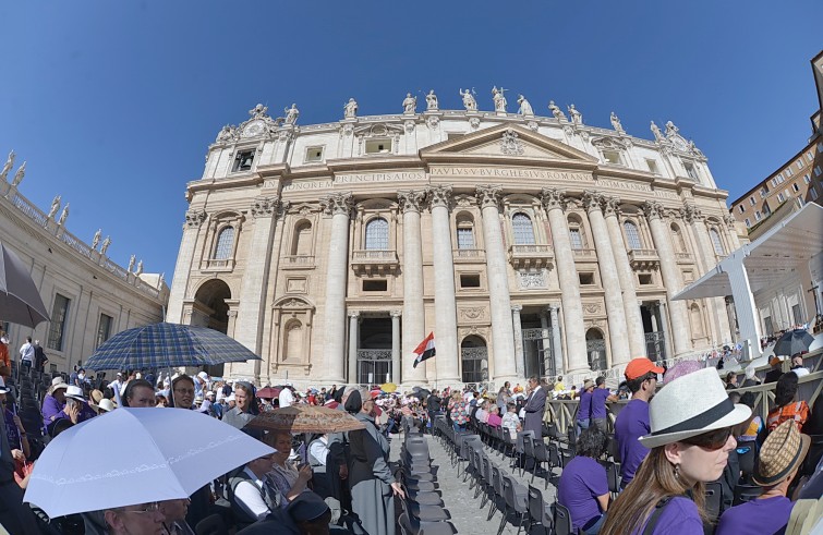 Piazza San Pietro, 24 agosto 2016: Udienza generale Papa Francesco - Basilica San Pietro