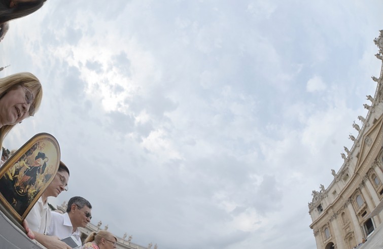 Piazza San Pietro, 31 agosto 2016: Udienza generale Papa Francesco - icona Madonna