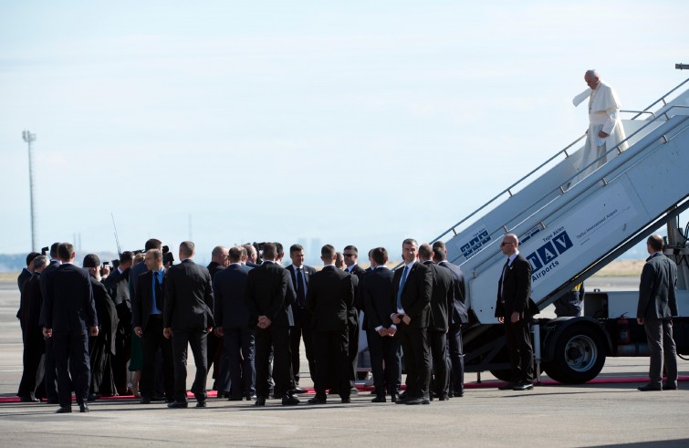 Papa Francesco arriva in Georgia (30 settembre 2016)