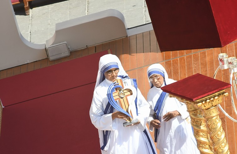 Piazza San Pietro, 4 settembre 2016: canonizzazione Madre Teresa di Calcutta - reliquie di Madre Teresa