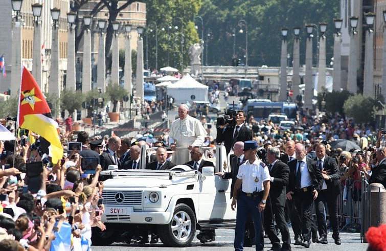 Piazza San Pietro, 4 settembre 2016: canonizzazione Madre Teresa di Calcutta - Papa Francesco su auto