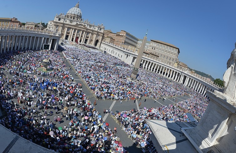 Piazza San Pietro, 4 settembre 2016: canonizzazione Madre Teresa di Calcutta - panoramica piazza San Pietro