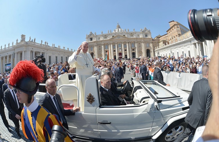 Piazza San Pietro, 4 settembre 2016: canonizzazione Madre Teresa di Calcutta - Papa Francesco su auto