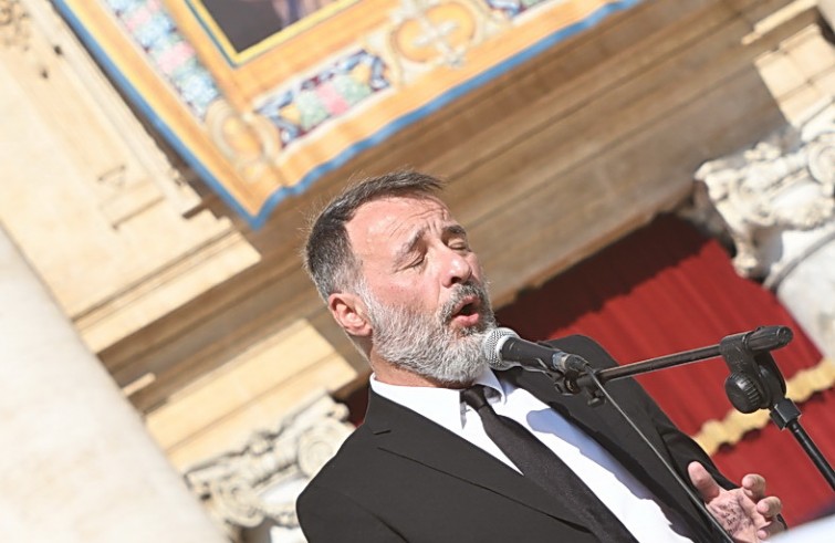 Piazza San Pietro, 3 settembre 2016: Giubileo operatori Misericordia - cantante