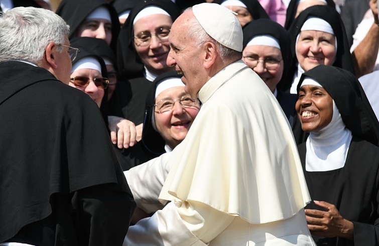 Piazza San Pietro, 14 settembre 2016: Udienza generale Papa Francesco - Papa Francesco con suore