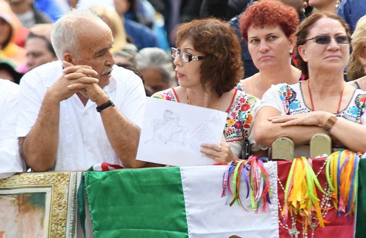 Piazza San Pietro, 21 settembre 2016: Udienza generale Papa Francesco -  fedeli in piazza