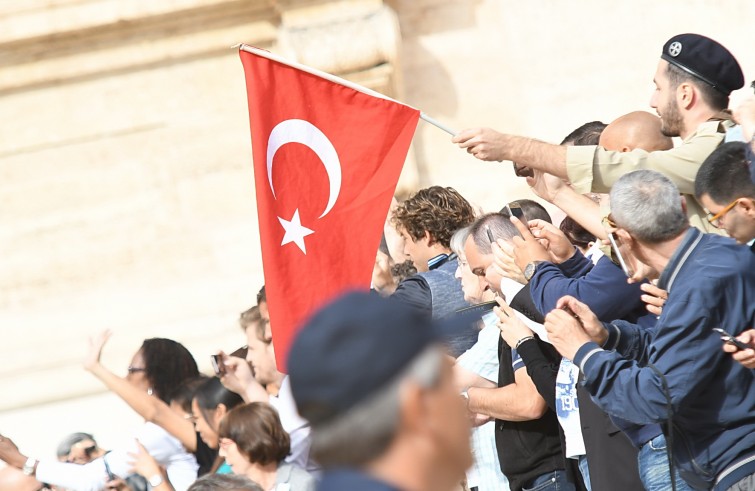 Piazza San Pietro, 21 settembre 2016: Udienza generale Papa Francesco -  Bandiera Turchia