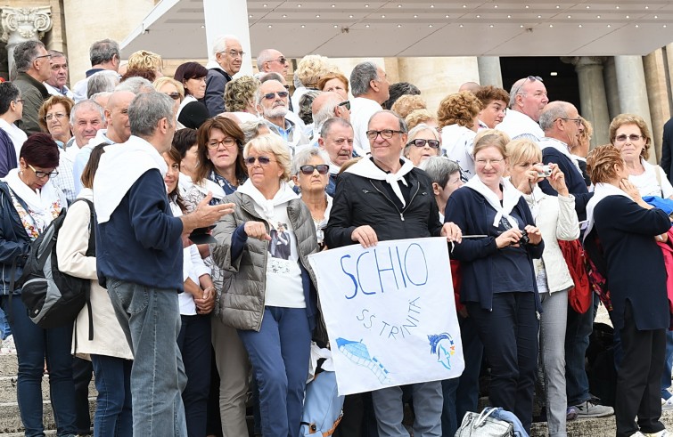 Piazza San Pietro, 21 settembre 2016: Udienza generale Papa Francesco - fedeli di Schio in piazza