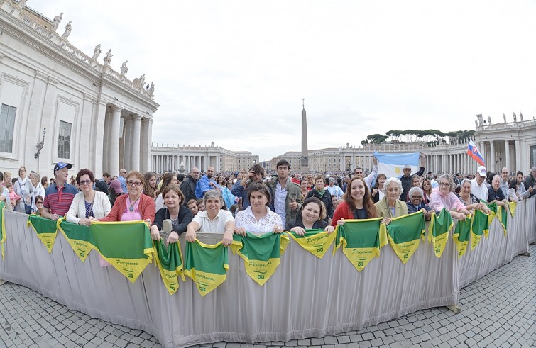 Piazza San Pietro, 21 settembre 2016: Udienza generale Papa Francesco - fedeli in piazza