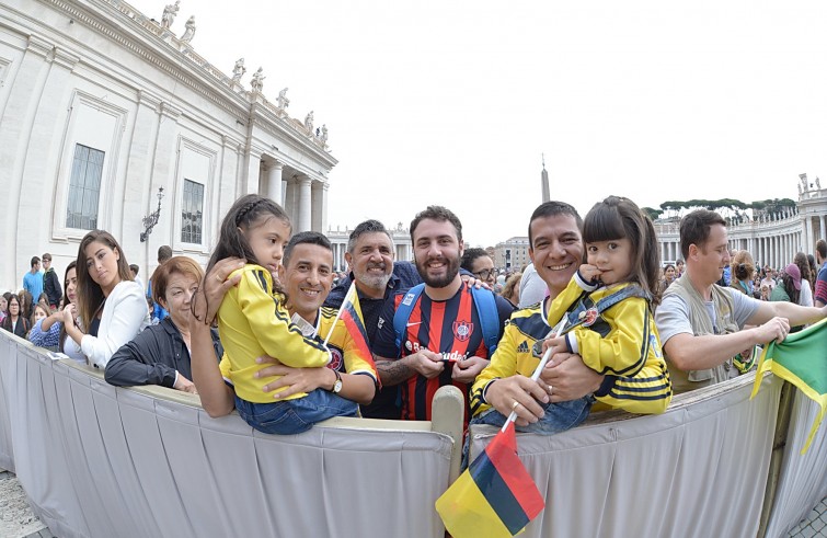 Piazza San Pietro, 21 settembre 2016: Udienza generale Papa Francesco - fedeli in piazza