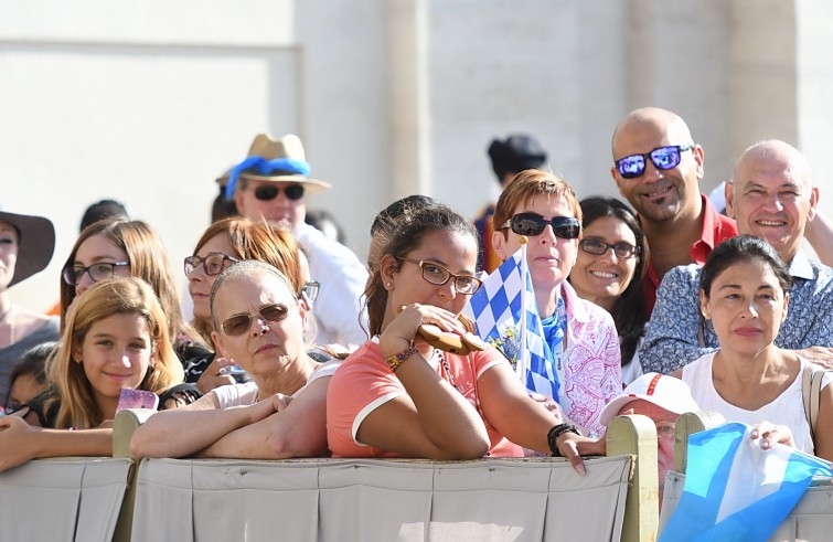 Piazza San Pietro, 7 settembre 2016: Udienza generale Papa Francesco - fedeli in piazza