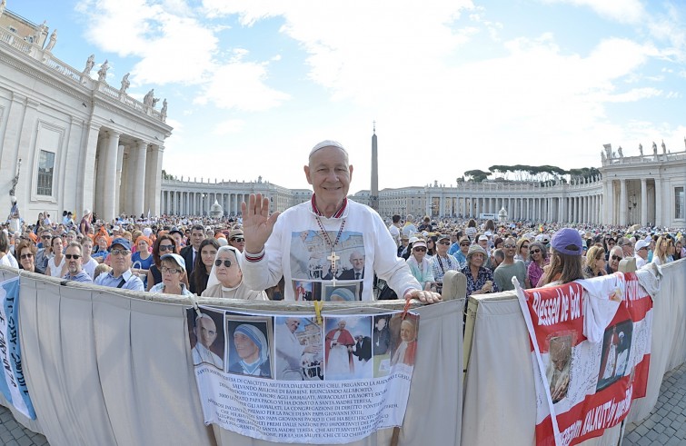 Piazza San Pietro, 7 settembre 2016: Udienza generale Papa Francesco - fedele con zucchetto Papa