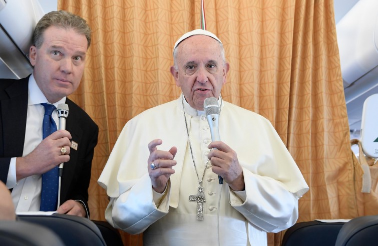 Papa Francesco in volo per la Georgia (30 settembre 2016)