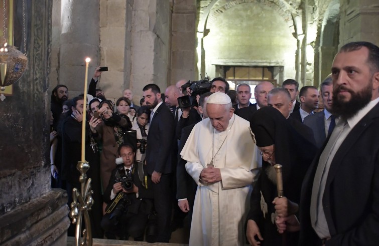 Papa Francesco visita la cattedrale patriarcale di Svetitskhoveli a Mtskheta (1 ottobre 2016)