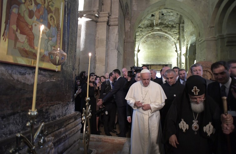 Papa Francesco visita la cattedrale patriarcale di Svetitskhoveli a Mtskheta (1 ottobre 2016)