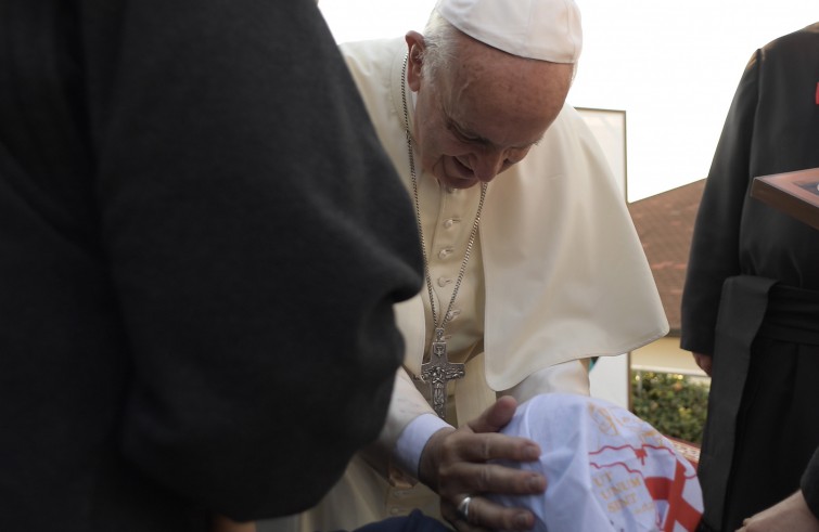 Papa Francesco incontra gli assistiti e gli operatori delle Opere di carità della Chiesa cattolica georgiana (Tbilisi, 1 ottobre 2016)