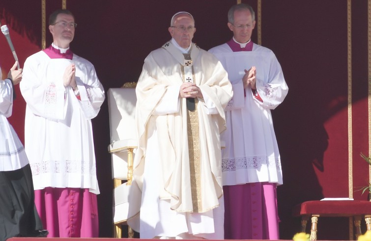 Vaticano, 16 ottobre 2016: Papa Francesco celebra la Messa con il rito di canonizzazione di 7 Beati