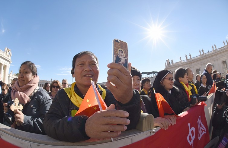 Piazza San Pietro, 12 ottobre 2016: Udienza generale Papa Francesco - Cinesi in piazza