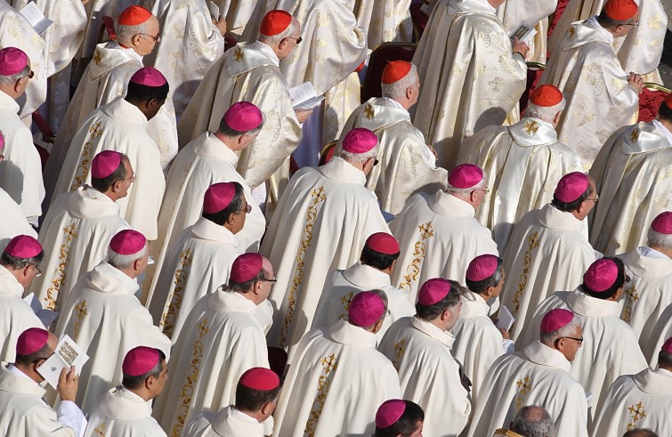 Vaticano, 20 novembre 2016: Papa Francesco celebra messa chiusura Porta Santa - vescovi, zucchetto