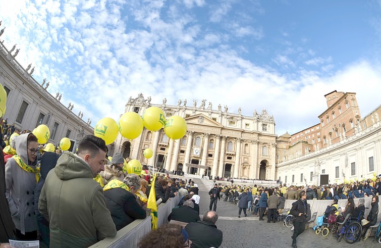 Piazza San Pietro, 12 novembre 2016: Udienza giubilare Papa Francesco - Basilica San Pietro con coldiretti