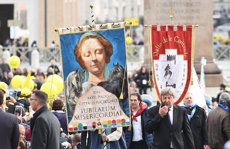 Piazza San Pietro, 12 novembre 2016: Udienza giubilare Papa Francesco - Palio di Fucecchio