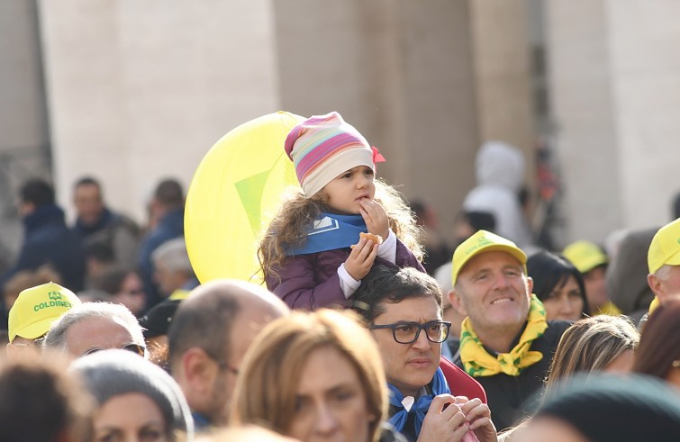 Piazza San Pietro, 12 novembre 2016: Udienza giubilare Papa Francesco - bambina