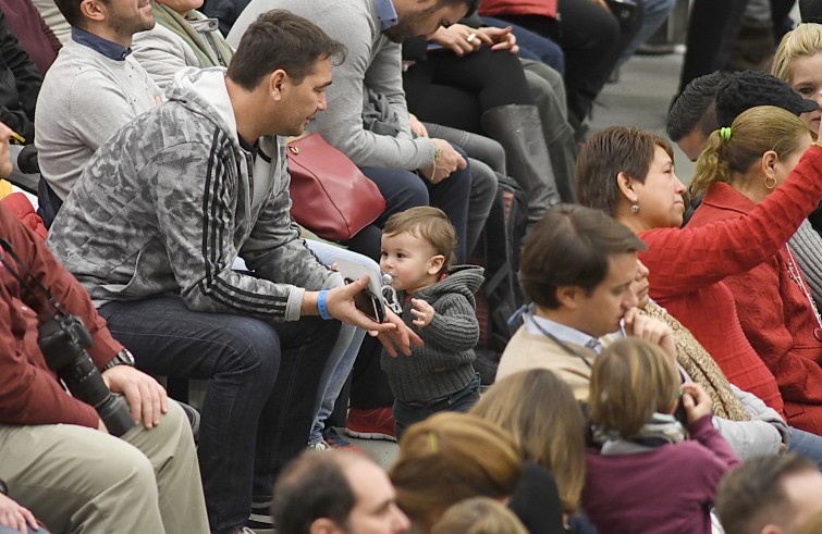 Aula Paolo VI, 30 novembre 2016: Udienza generale Papa Francesco - bambino con papà