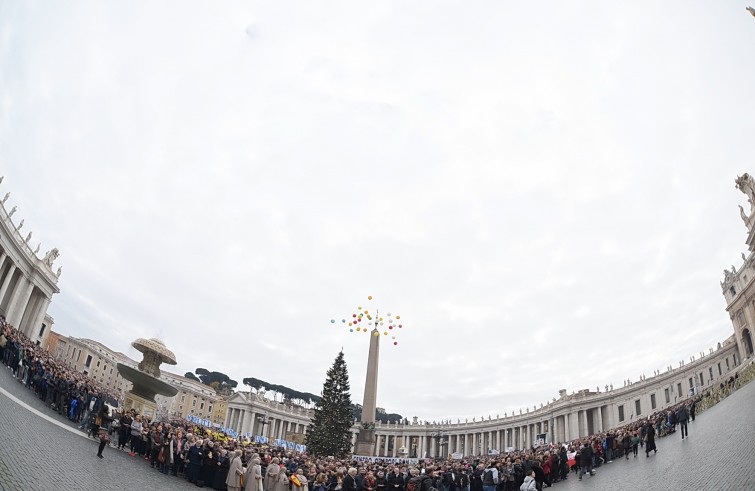 papaangeluspiazzasanpietro11dic2016_0265_resize