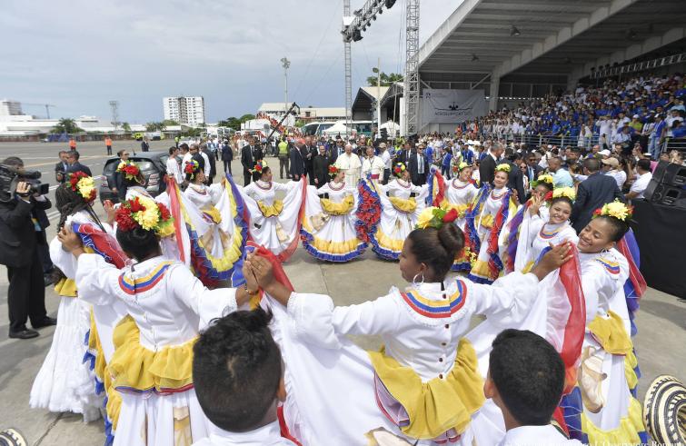 Viaggio Apostolico del Santo Padre In Colombia (6-11 settembre 2017) – 10-09-2017 Arrivo aeroporto Nunez di Cartagena