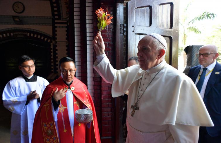 Yangon, 30 novembre : Viaggio Apostolico in Myanmar e Bangladesh (26/11 – 2/12), Papa Francesco celebra la Santa Messa con i giovani nella Cattedrale di St. Mary