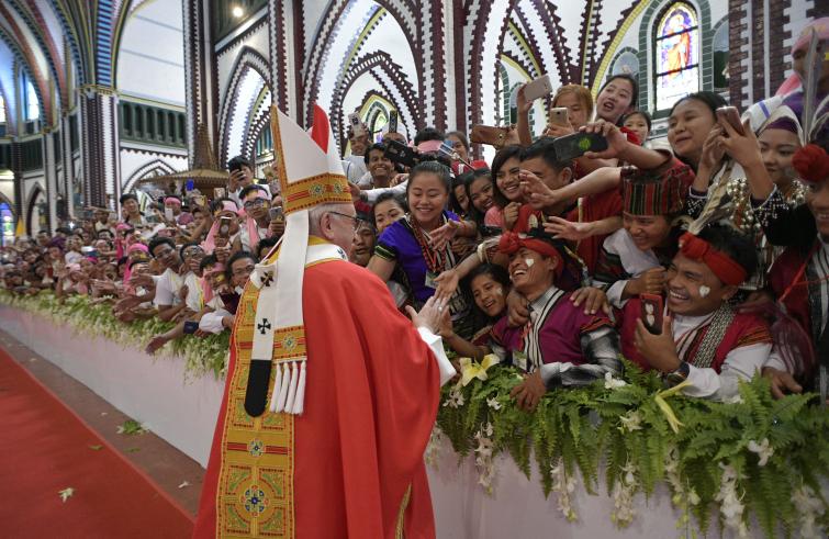 Yangon, 30 novembre : Viaggio Apostolico in Myanmar e Bangladesh (26/11 – 2/12), Papa Francesco celebra la Santa Messa con i giovani nella Cattedrale di St. Mary