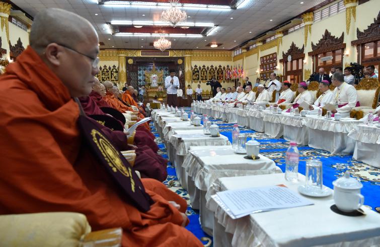 Yangon, 29 novembre : Viaggio Apostolico di Papa Francesco in Myanmar e Bangladesh (26/11 – 2/12), incontro con il Consiglio Supremo “Sangha” dei Monaci Buddisti