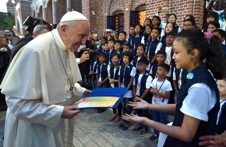 Yangon, 29 novembre : Viaggio Apostolico in Myanmar e Bangladesh (26/11 – 2/12), Papa Francesco incontra i Vescovi in arcivescovado