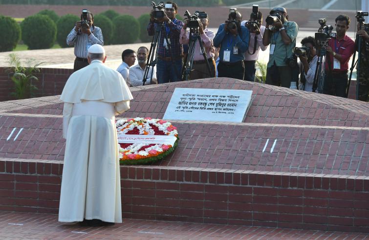 Savar, 30 novembre : Viaggio Apostolico in Myanmar e Bangladesh (26/11 – 2/12). Papa Francesco visita il 