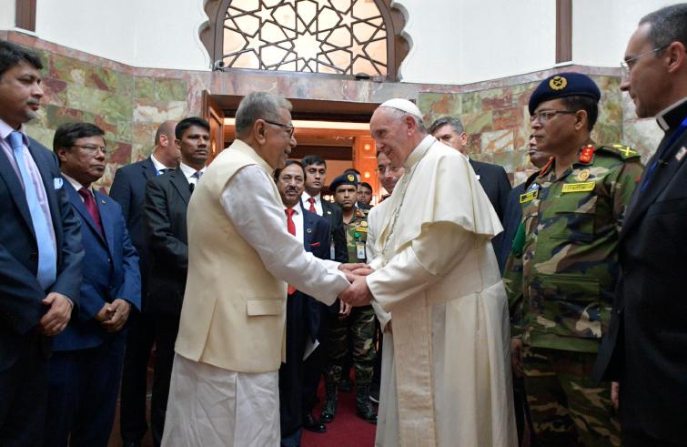 Dhaka, 30 novembre : Viaggio Apostolico di Papa Francesco in Myanmar e Bangladesh (26/11 – 2/12).Visita di cortesia al Presidente nel Palazzo Presidenziale