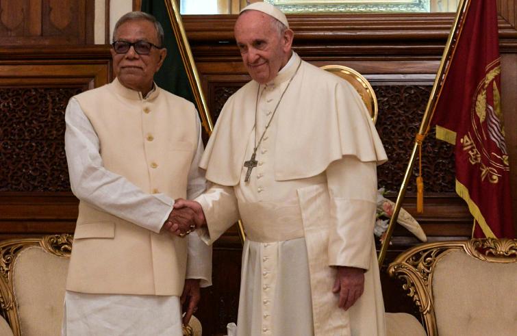 Dhaka, 30 novembre : Viaggio Apostolico di Papa Francesco in Myanmar e Bangladesh (26/11 – 2/12).Visita di cortesia al Presidente nel Palazzo Presidenziale