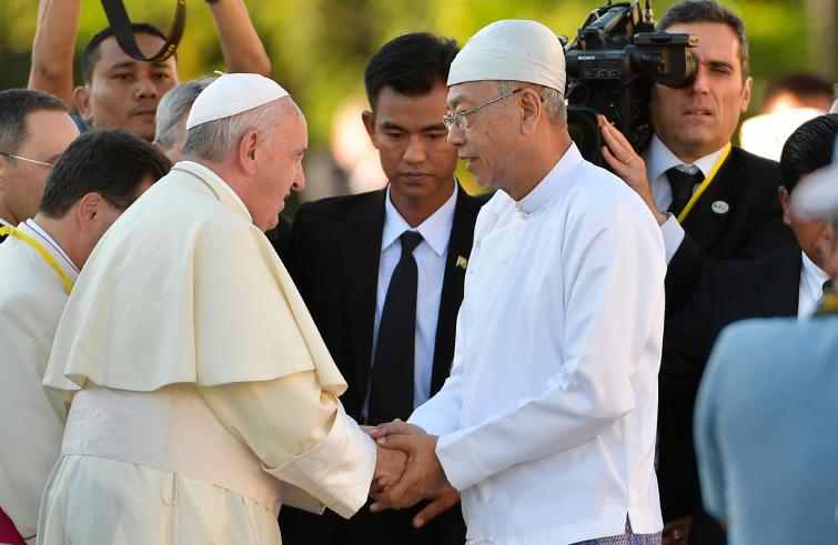 Nay Pyi Taw, 28 novembre: Viaggio Apostolico di Papa Francesco in Myanmar e Bangladesh (26/11 – 2/12), cerimonia di benvenuto in Myanmar