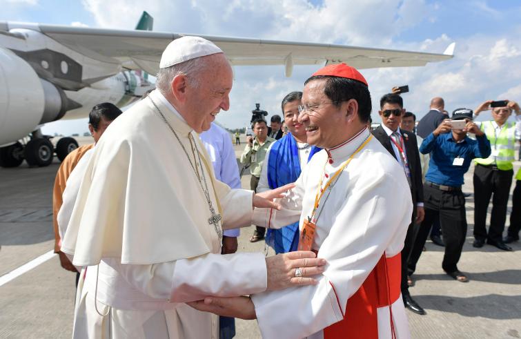 Yangon, 27 novembre: Viaggio Apostolico di Papa Francesco in Myanmar e Bangladesh (26 novembre – 2 dicembre), accoglienza ufficiale in Myanmar