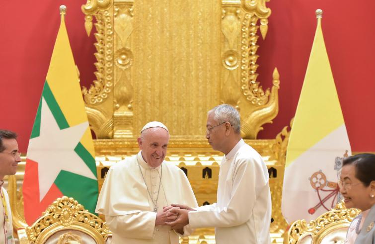 Nay Pyi Taw, 28 novembre: Viaggio Apostolico di Papa Francesco in Myanmar e Bangladesh (26/11 – 2/12), visita di cortesia al Presidente della Repubblica dell’Unione del Myanmar