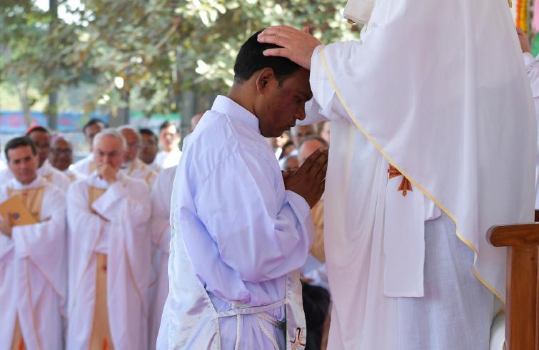 Dhaka, 1 dicembre: Viaggio Apostolico di Papa Francesco in Myanmar e Bangladesh (26/11 – 2/12), Santa Messa e Ordinazione presbiterale nel Suhrawardy Udyan Park