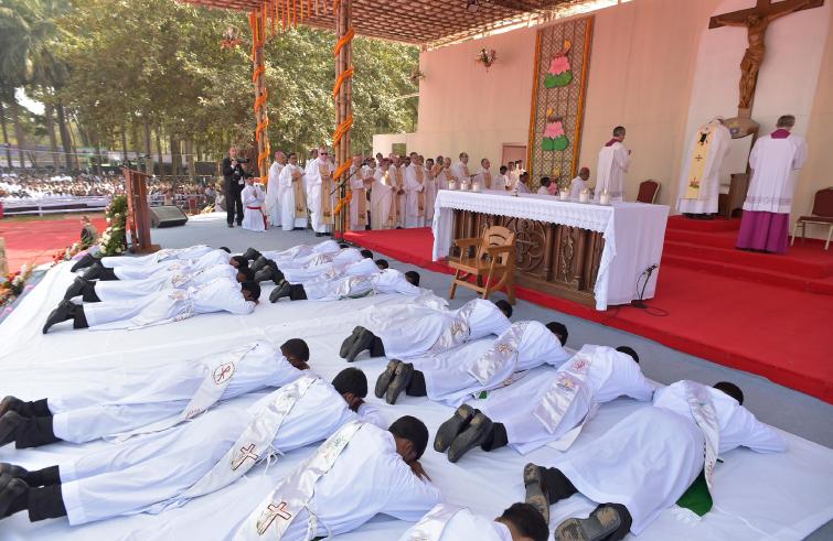 Dhaka, 1 dicembre: Viaggio Apostolico di Papa Francesco in Myanmar e Bangladesh (26/11 – 2/12), Santa Messa e Ordinazione presbiterale nel Suhrawardy Udyan Park