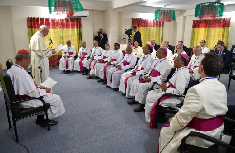 Dhaka, 1 dicembre: Viaggio Apostolico di Papa Francesco in Myanmar e Bangladesh (26/11 – 2/12), incontro con i vescovi del Bangladesh nella Casa dei Sacerdoti anziani