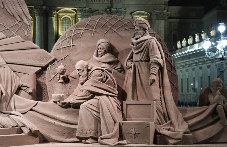 Vaticano (piazza san Pietro), 7 dicembre 2018: inaugurazione del presepe Sand Nativity e dell'albero di natale